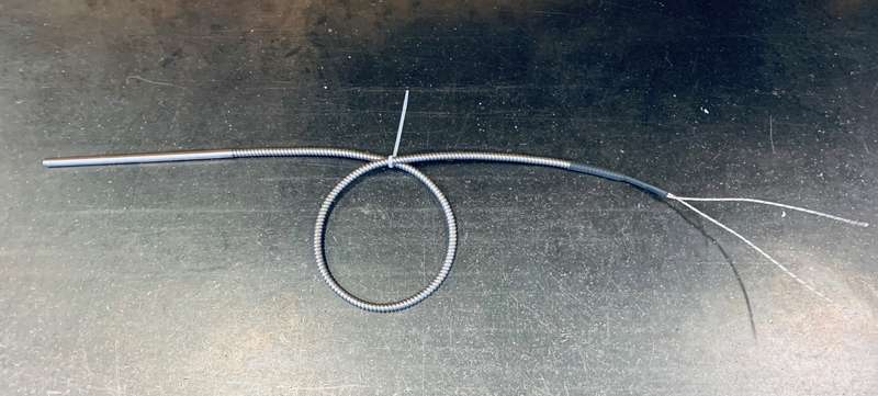 Cartridge heater with a loop
